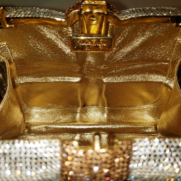 💫Judith Lieber Princess Package Minaudiere💫 - Picture 2 of 7